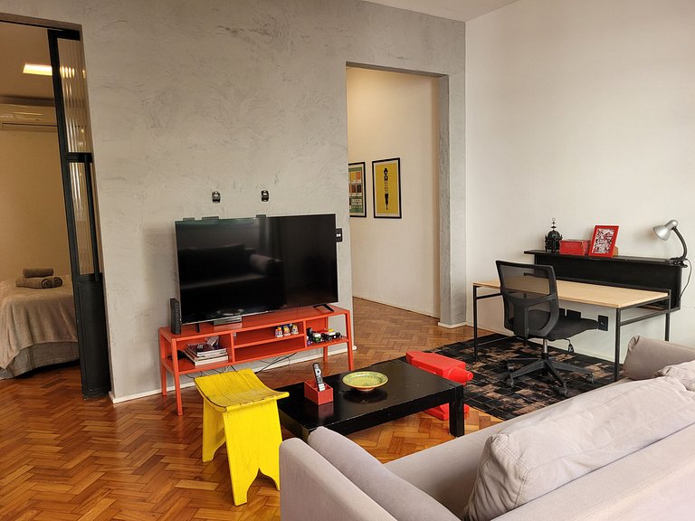 Wonderful apartment well located in Copacabana.