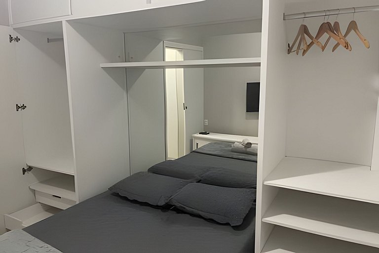 Ótimo e prático apartamento Leblon