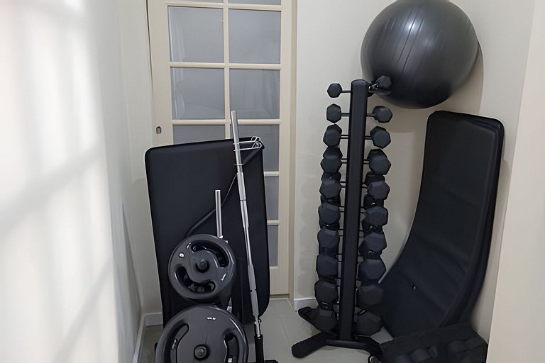 Na Praia de Copacabana com piscina e varanda!