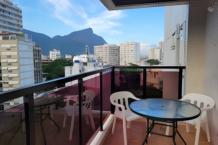Coração do Leblon com Vista e Garagem!