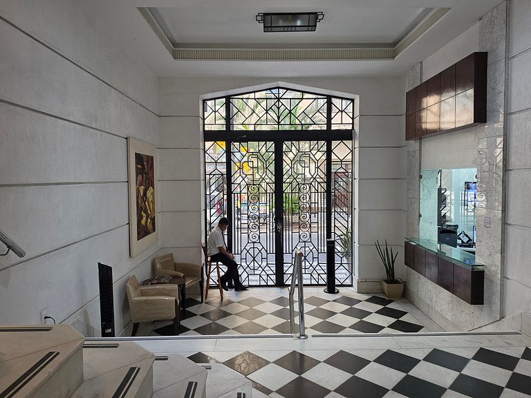 South Beach Apt 1009