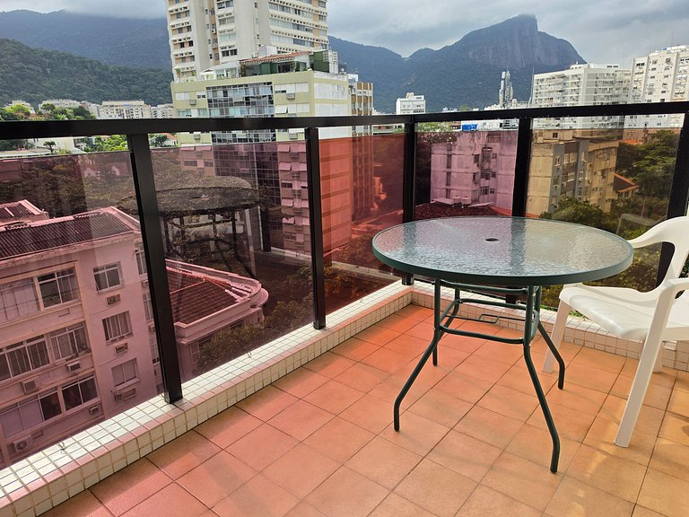 Coração do Leblon com Vista e Garagem!