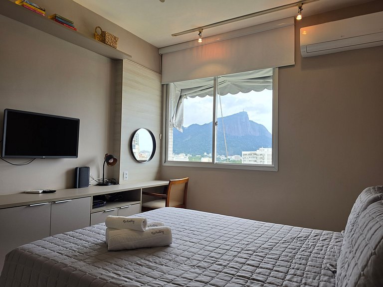 Excelente Apartamento com ótima vista no Leblon!