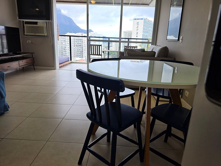 Excellent apartment with a great view in Leblon