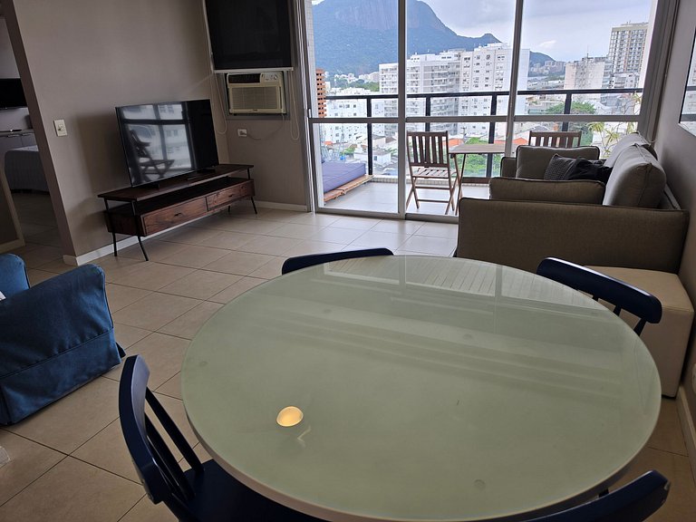 Excellent apartment with a great view in Leblon