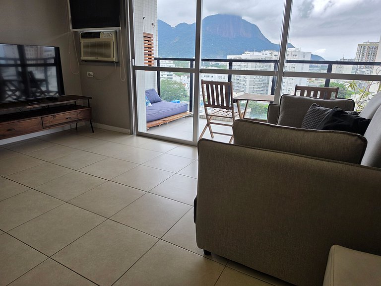 Excelente Apartamento com ótima vista no Leblon!