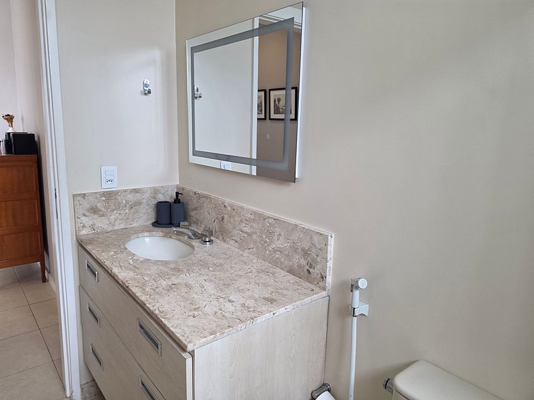 Excelente Apartamento com ótima vista no Leblon!