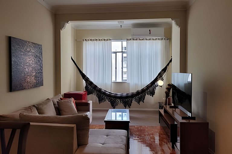 Comfortable and Spacious Apartment near the Beach