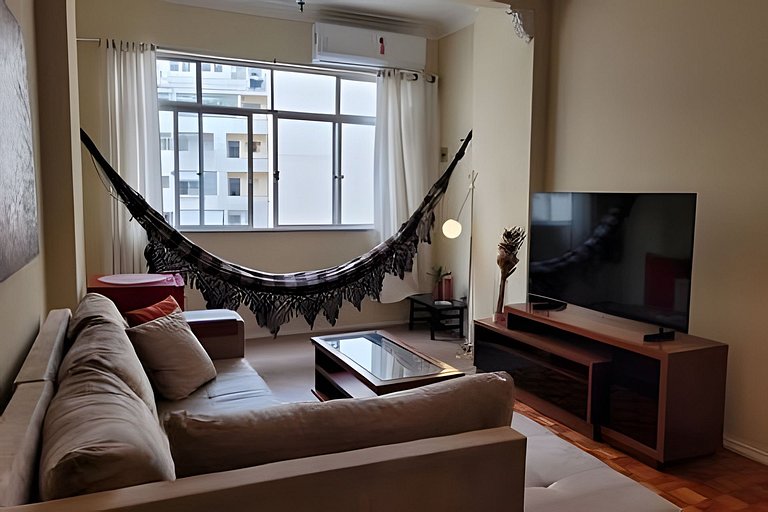 Comfortable and Spacious Apartment near the Beach