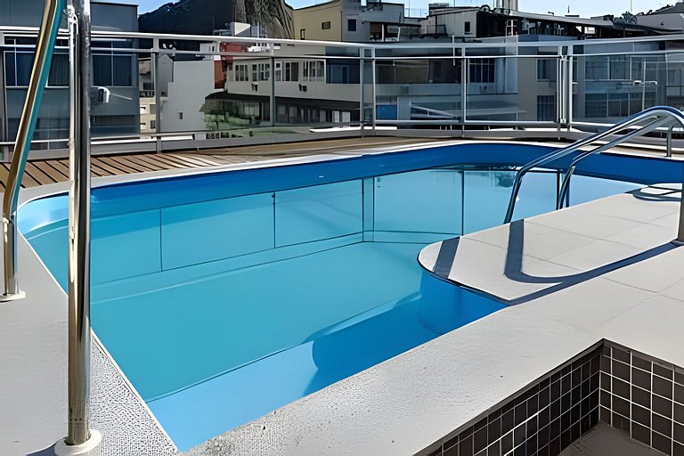 Near the Beach in Copacabana | Pool & Gym