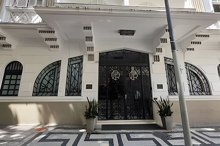Near the Beach in Copacabana | Pool & Gym