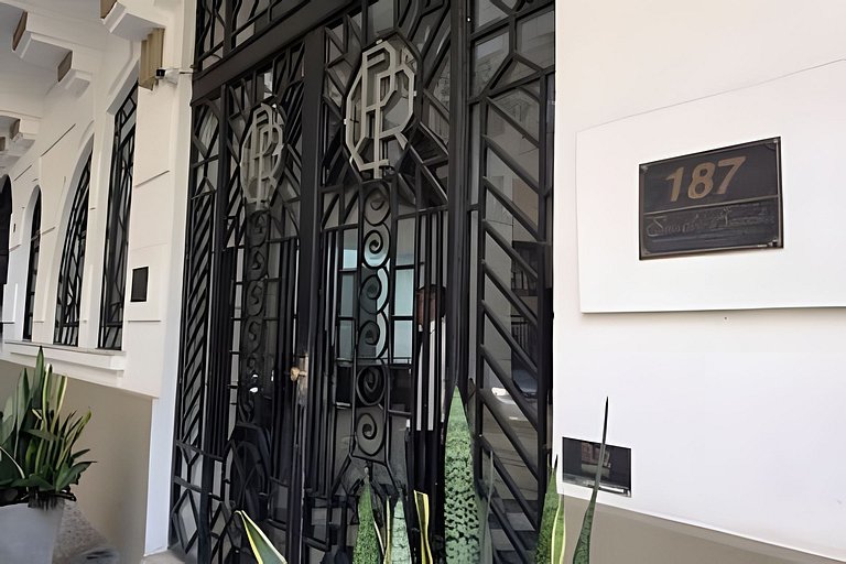 Prime Location in Copacabana | Near the Beach