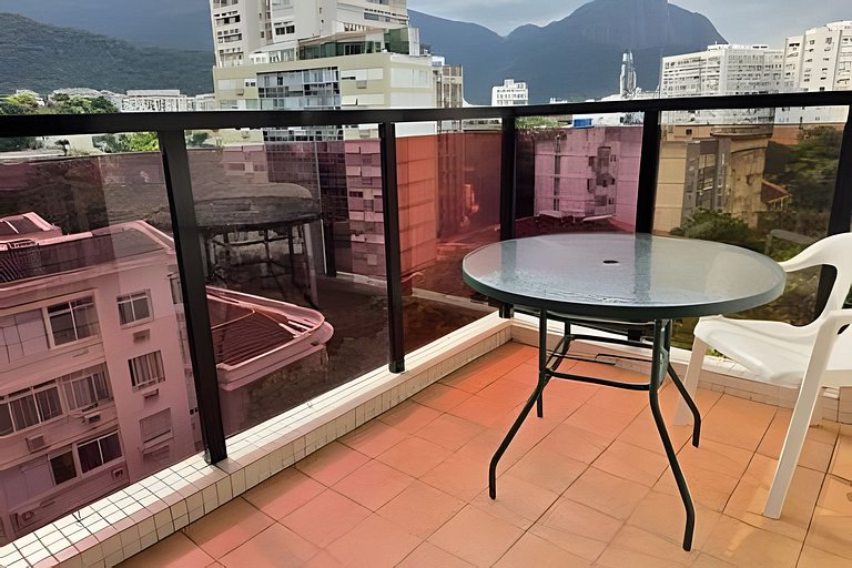Coração do Leblon com Vista e Garagem!