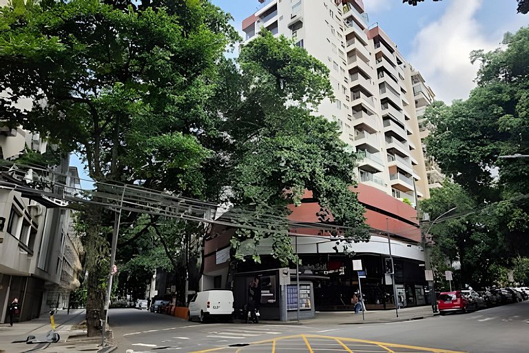 Coração do Leblon com Vista e Garagem!