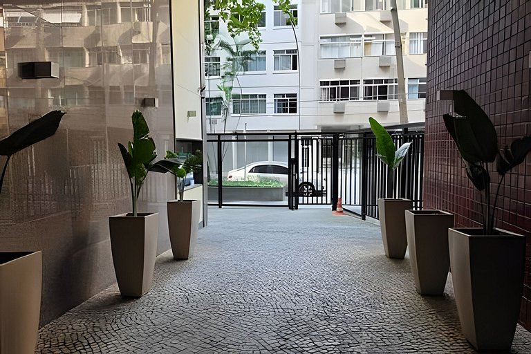 Coração do Leblon com Vista e Garagem!